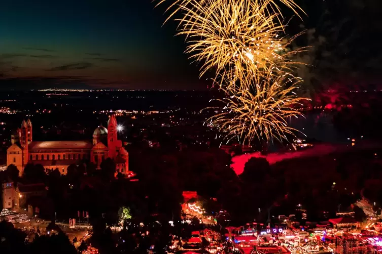 Brezelfest mit Feuerwerk: Speyer feiert wieder.