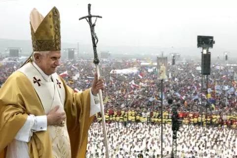 Beim Weltjugendtag 2005 in Köln wurde Papst Benedikt bejubelt. 