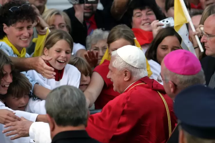 Daheim in Bayern: Papst Benedikt XVl. 2006 zu Besuch in seinem Geburtsort Marktl am Inn.