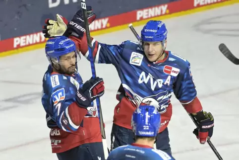 David Wolf traf zur Adler-Führung. 