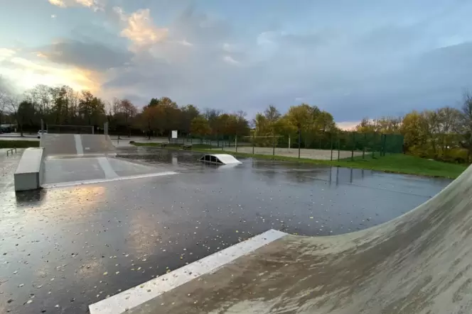 Einer der Treffpunkte von Kirchheimbolander Jugendlichen: die Skaterbahn auf dem Schillerhain. Einer der Treffpunkte von Kirchheimbolander Jugendlichen: die Skaterbahn auf dem Schillerhain.