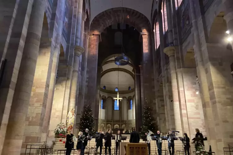 „Höchsten Heiles Wunder! Erlösung dem Erlöser!“: Als wäre es nicht der Dom, sondern der Gralstempel auf dem Monsalvat. Das Vorsp