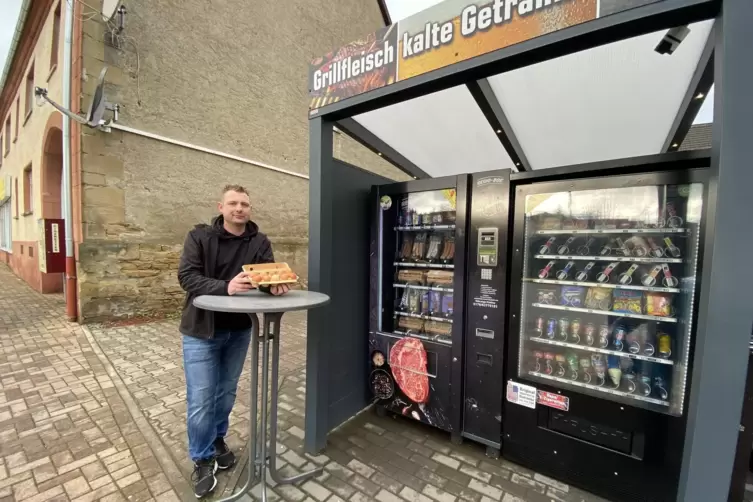 An seinem Lebensmittelautomat in Konken sind die Eier aus Freilandhaltung ein Verkaufschlager, berichtet Betreiber Michael Schäf