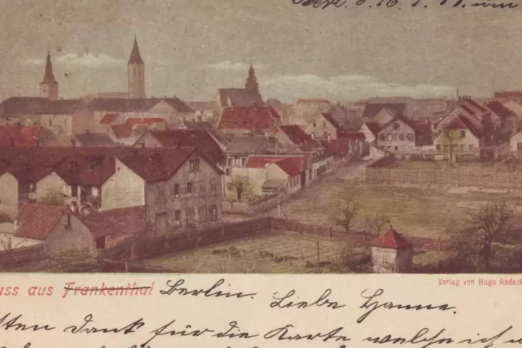 Eine frühe Ansichtskarte – postalisch datiert 1899 – zeigt unverbauten Blick von Nordosten auf die Stadt. 