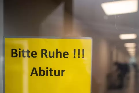 Konzentration ist bei den schriftlichen Prüfungen gefragt.