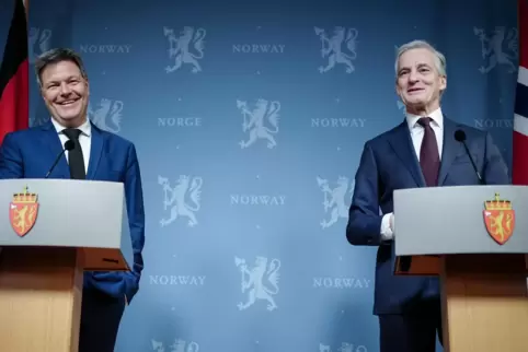 Wollen beim Thema Energie verstärkt kooperieren: Bundeswirtschaftsminister Robert Habeck (links) und Jonas Gahr Störe, Premiermi
