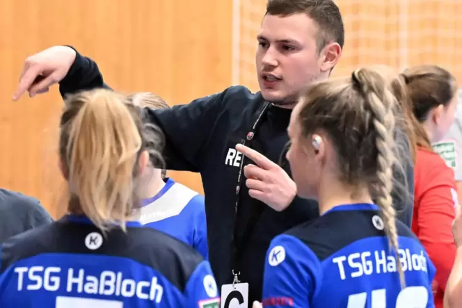 Marc-Robin Eisel trainiert interimsmäßig bis zum Saisonende die TSG-Handballerinnen.