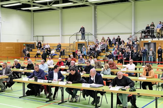 Auch viele Zuschauer waren zu der Sitzung am Donnerstag gekommen.