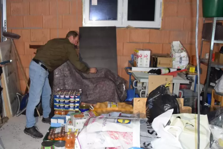Lebensmittel, Decken und mehr haben Lechners in ihrer Garage gesammelt. Inzwischen sind die Hilfsgüter in der Ukraine angekommen