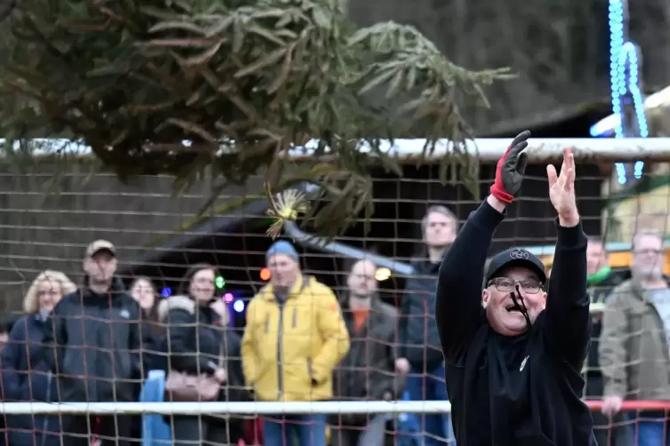 Frank Schwender beim Schleuderwurf. 