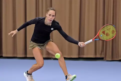 Sarah Müller vom BASF TC Ludwigshafen gewinnt das Tennis-Hallenturnier souverän.