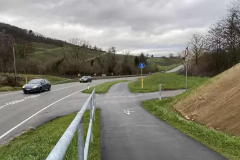 Zuletzt wurden die Schilder auf dem neuen Geh- und Radweg bei Oberotterbach aufgestellt. 