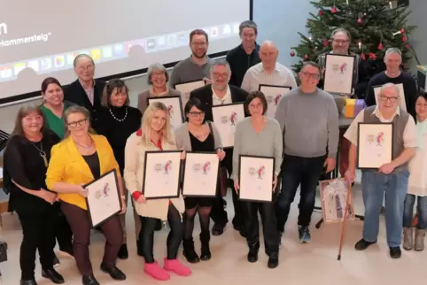 Alle Wattenheimer, die sich am Programm des Dorfjubiläums 800+1 Jahre beteiligt hatten, wurden beim Neujahrsempfang in der Festh