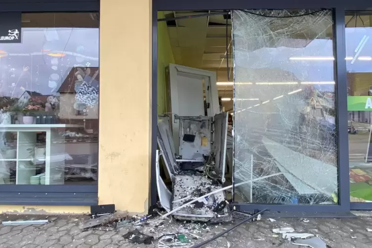 In Sch&ouml;nenberg-K&uuml;belberg schlugen Automatensprenger Anfang der Woche zu. 
