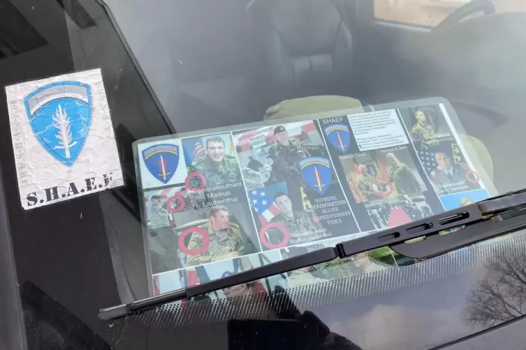 Nahaufnahme des Fahrzeugs. 