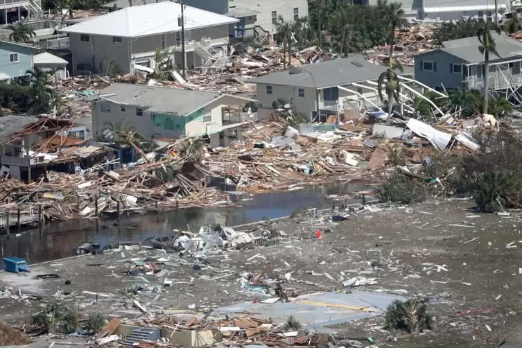 Das Foto vom 29. September 2022 zeigt schwere Verwüstungen. Sie hat der Hurrikan „Ian“ unter anderem hier in Fort Myers in Flori