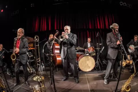 Will auch nach 70 Jahren „für immer neu“ bleiben: die Barrelhouse Jazzband (mit Michael Ehret am Schlagzeug). 
