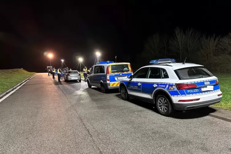 Die Polizei kontrollierte am Mittwochabend insgesamt 61 Fahrzeuge auf der Suche nach möglichen Geldautomatensprengern. 