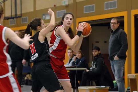 Daniela Kupczyk (hier bei einem Spiel 2017 gegen Bad Bergzabern) kann seit Jahren nicht mehr Basketball spielen. 