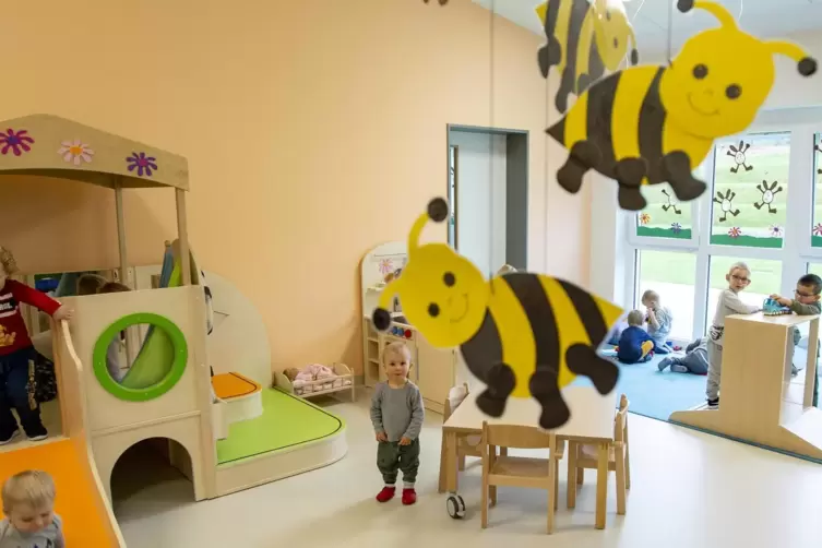 Zusätzlicher Platz für die Kleinsten: In Miesenbach ist 2022 die Kindertagesstätte Waldstrolche eingeweiht worden. Überall im Kr