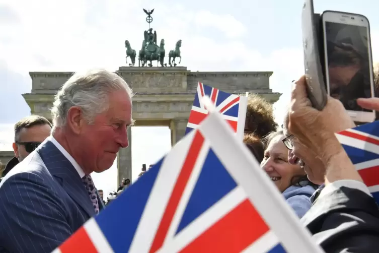 Als Thronfolger war Prinz Charles schon öfter in Berlin, hier 2019 vor dem Brandenburger Tor.