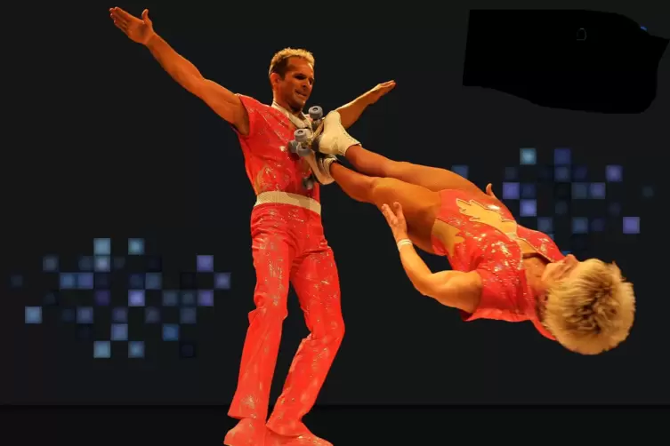 Das Berliner Rollschuh-Akrobatik-Duo „Rollecsos" ist einer der Show-Acts bei der ersten Neujahrsgala des Boulevardtheaters Deide