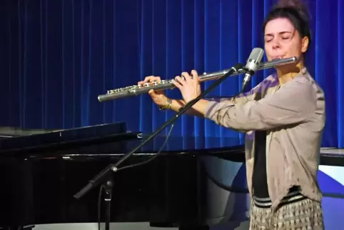 Michaela Neuwirth spielt eine ganz besondere Flöte.