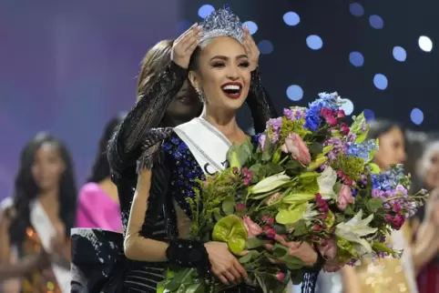 Die 28-jährige R'Bonney Gabriel aus den USA ist zur neuen „Miss Universe“ gekürt worden. 