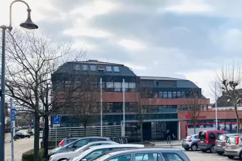 Zwei Kandidaten streben den Chefsessel im Herxheimer Rathaus an. Am 12. März wird gewählt. 