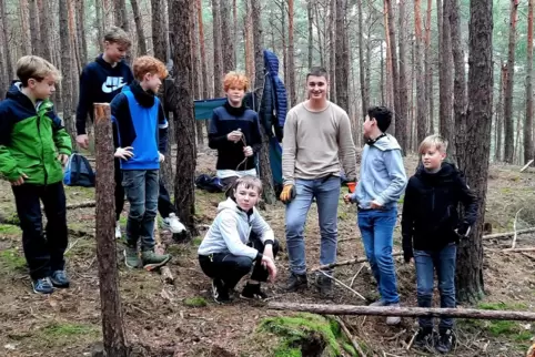 Elektronische Geräte sind bei den Waldstreifzügen tabu. 