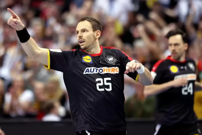 Spielt bislang eine gute WM: Routinier Kai Häfner, rechts Patrick Groetzki. Spielt bislang eine gute WM: Routinier Kai Häfner, rechts Patrick Groetzki.
