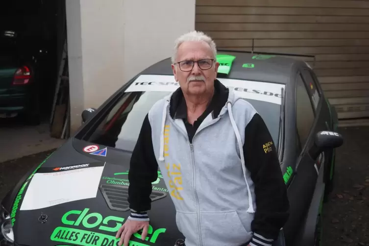 Egon Amann war selbst viele Jahre im Motorsport aktiv, lenkte ein Rallyefahrzeug über die Strecken. 
