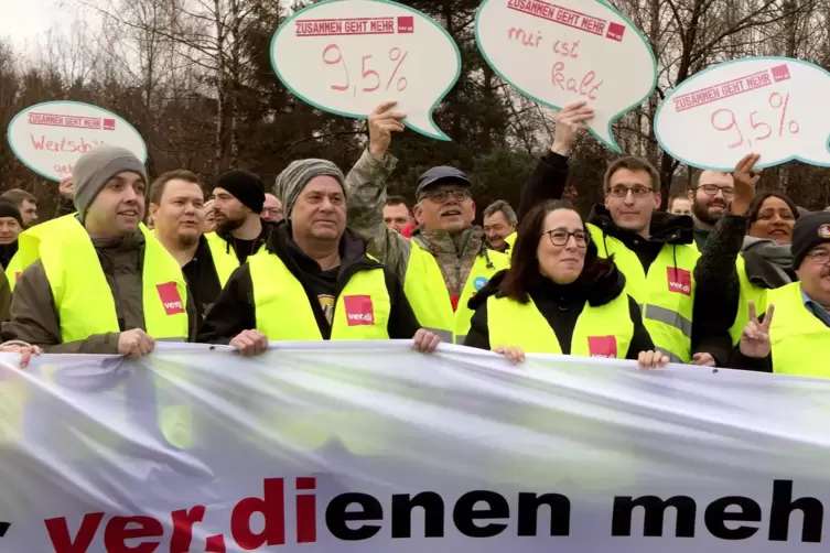 Bereits am vergangenen Freitag traten Flughafenbedienstete in einen Warnstreik.