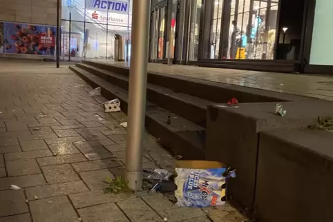 Dreck, wie hier vor der Mall, verstärkt bei vielen Menschen das Gefühl der Unsicherheit. 