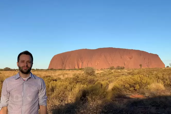 Der in der Pfalz lebende Christoph Schneller ( hier am Uluru – Kolonialname: Ayers Rock – in Australien) hat Zigtausende Fotos