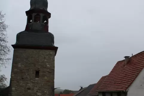 In Gau-Weinheim steht seit letztem Herbst ganz offiziell der schiefste Turm der Welt. Das kleine Dorf will das nun auch touristi