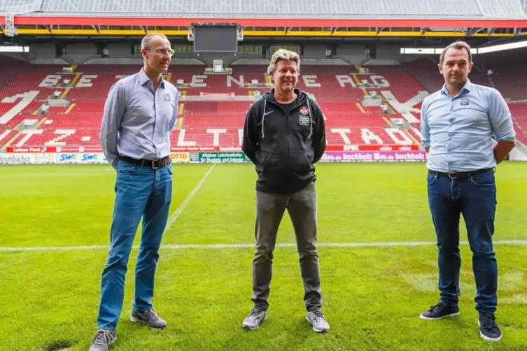 2. Oktober 2020: Soeren Oliver Voigt (links) und Boris Notzon (rechts) bei der Präsentation des gerade verpflichteten Cheftraine