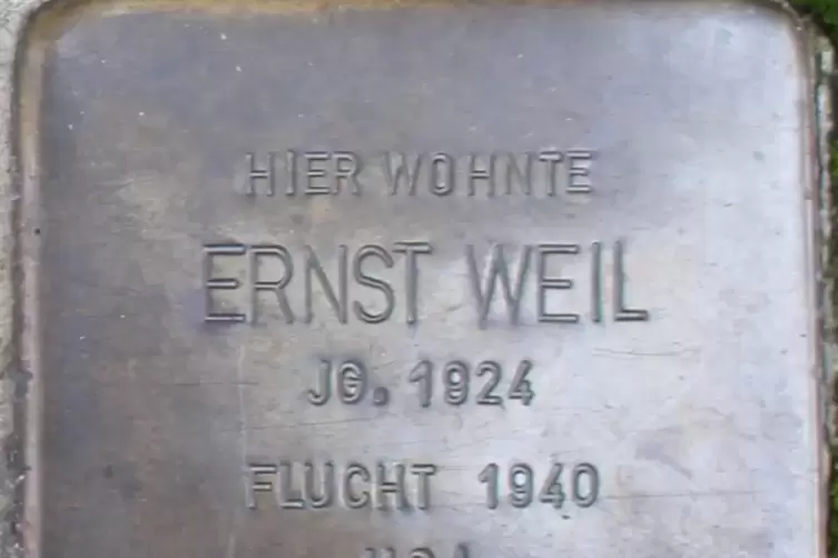 Ein Stolperstein in Landau f&uuml;r den Passagier Weil. 