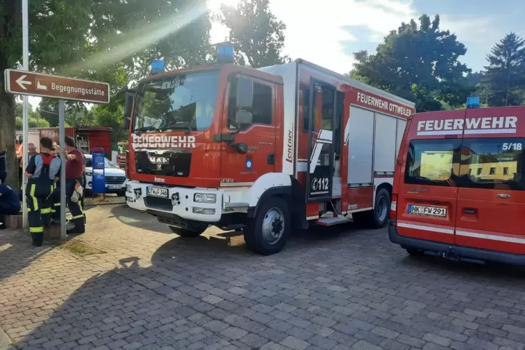 Am Feuerwehrhaus Lautenbach.