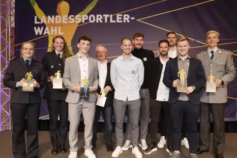 Die "Pfälzer Delegation" bei der Gala: Lisa Marie Schweizer, Alessa-Catriona Pröpster, Luca Spiegel, Frank Ziegler, Hendrick Zuc