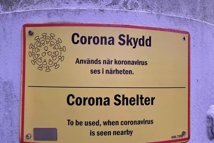 Der Hinweis auf einen Corona-Schutzbunker ist ein ironisch gemeintes Kunstprojekt in der südschwedischen Stadt Malmö. 