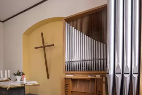 Die restaurierte Orgel in der Dietrich-Bonhoeffer-Kirche der protestantischen Kirchengemeinde Oberauerbach