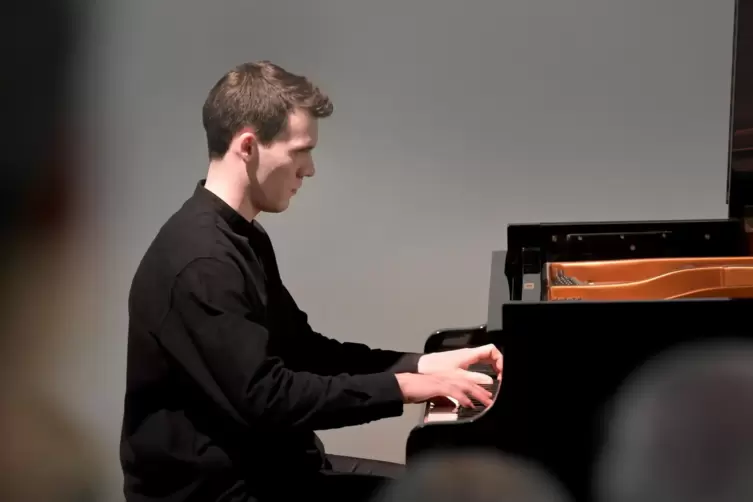 Live im Haus der Kirchenmusik: Max Hampl am Klavier. 