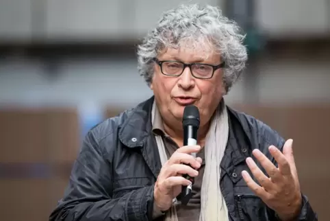 René Jacobs wird im Feierabendhaus ein Programm mit Werken von Mozart, Weber und Schubert dirigieren. 