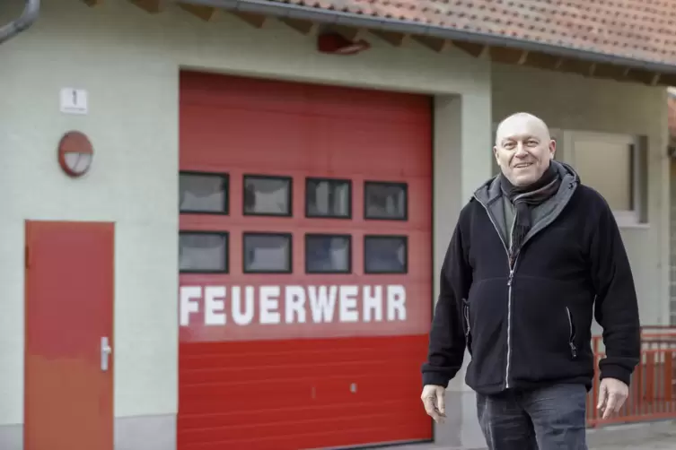 Das Feuerwehrgeräte platzt aus allen Nähten, berichtet Dansenbergs Ortsvorsteher Franz Rheinheimer.