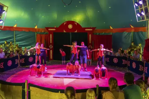 In Lambsheim soll es im Sommer wieder eine Zirkusfreizeit für Kinder geben. Dieses Bild entstand 2022 beim Projektabschluss an e