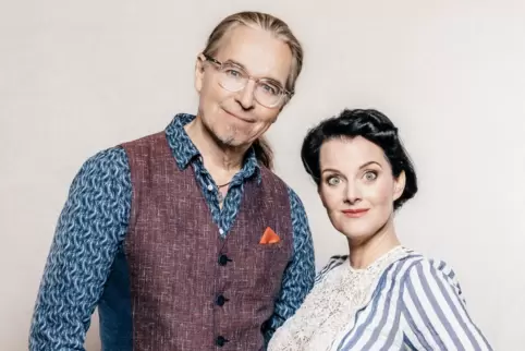 Das Autorenpaar Britta und „Chako“ Habekost liest in Mutterstadt im April aus dem neuen Band der Elwenfels-Krimireihe, „Traubent