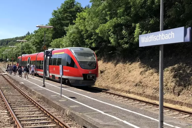 Der Bahnverkehr zwischen Kaiserslautern und Pirmasens ist für heute eingestellt.