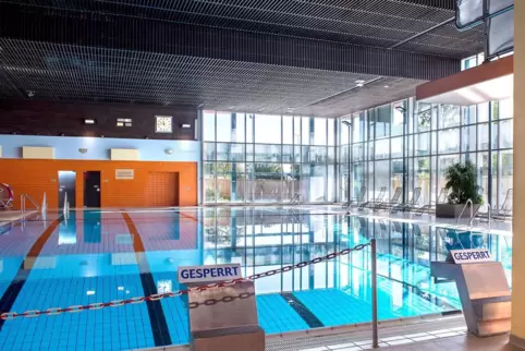 Im Hallenbad in Wörth soll die Wassertemperatur um 1,5 Grad erhöht werden. 