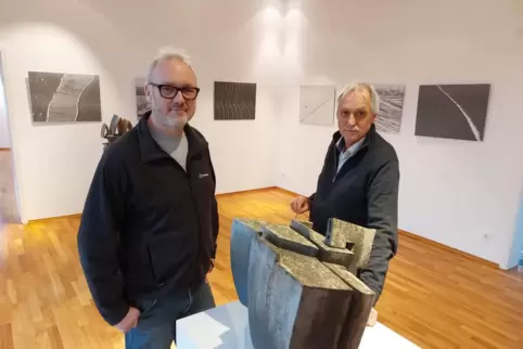 Stellen in Frankenthal zum ersten Mal gemeinsam aus: Fotograf Jörg Heieck (links) und Bildhauer Stefan Engel.